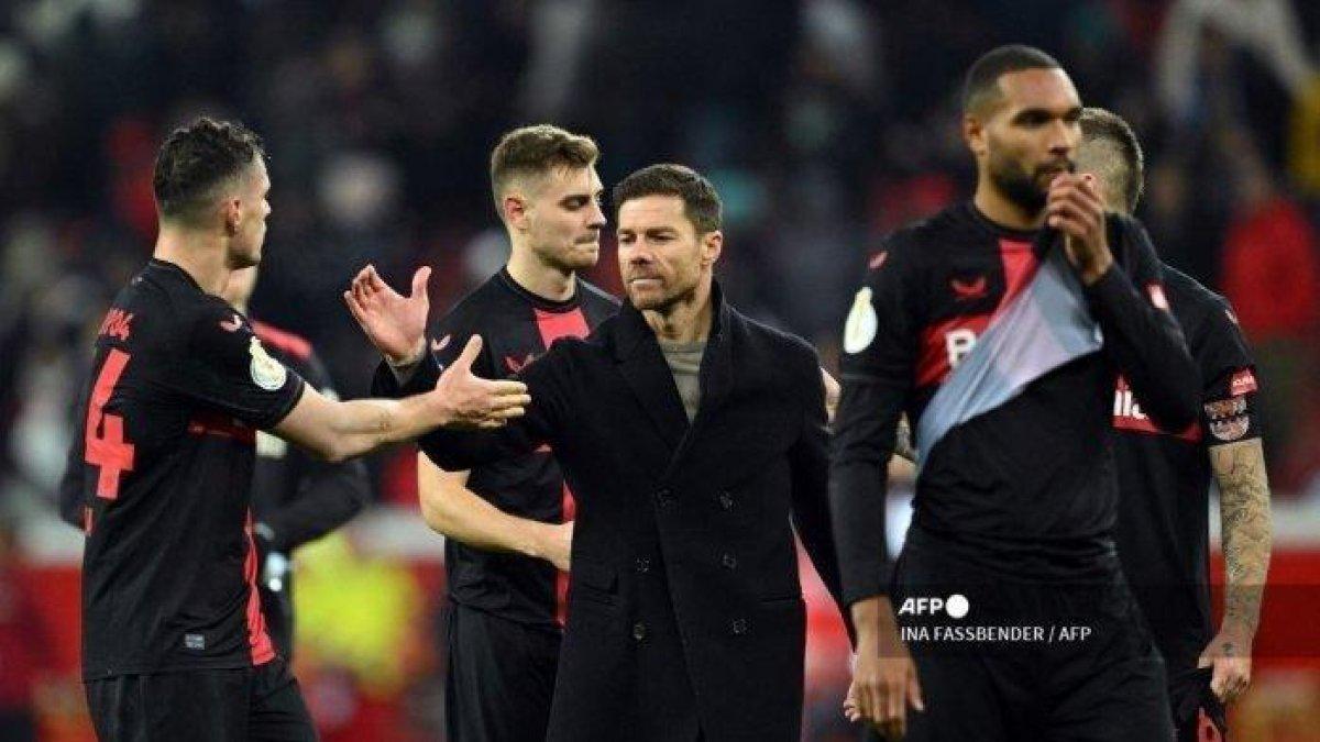 Xabi Alonso bersama skuad Bayer Leverkusen yang kini digdaya di Liga Jerman.