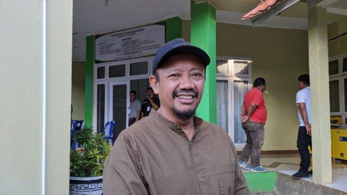 Biodata Dr Azhari SSTP MSi