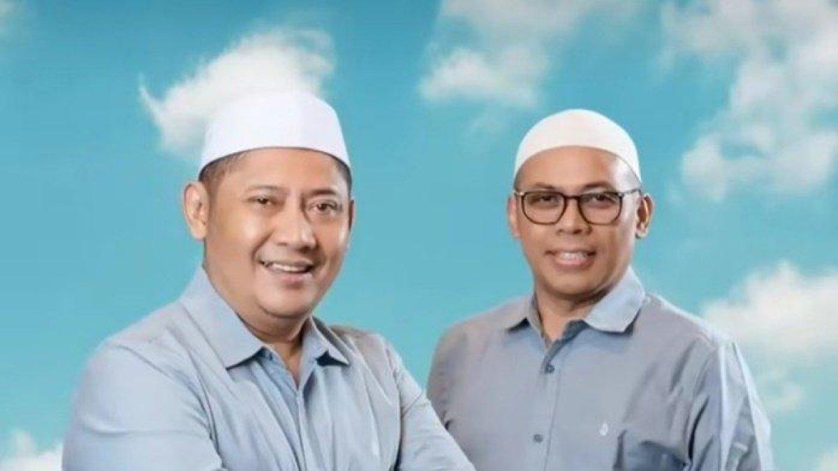 Bupati HST 2024 Terpilih Samsul Rizal (kiri) bersama Ustadz Rosyadi.