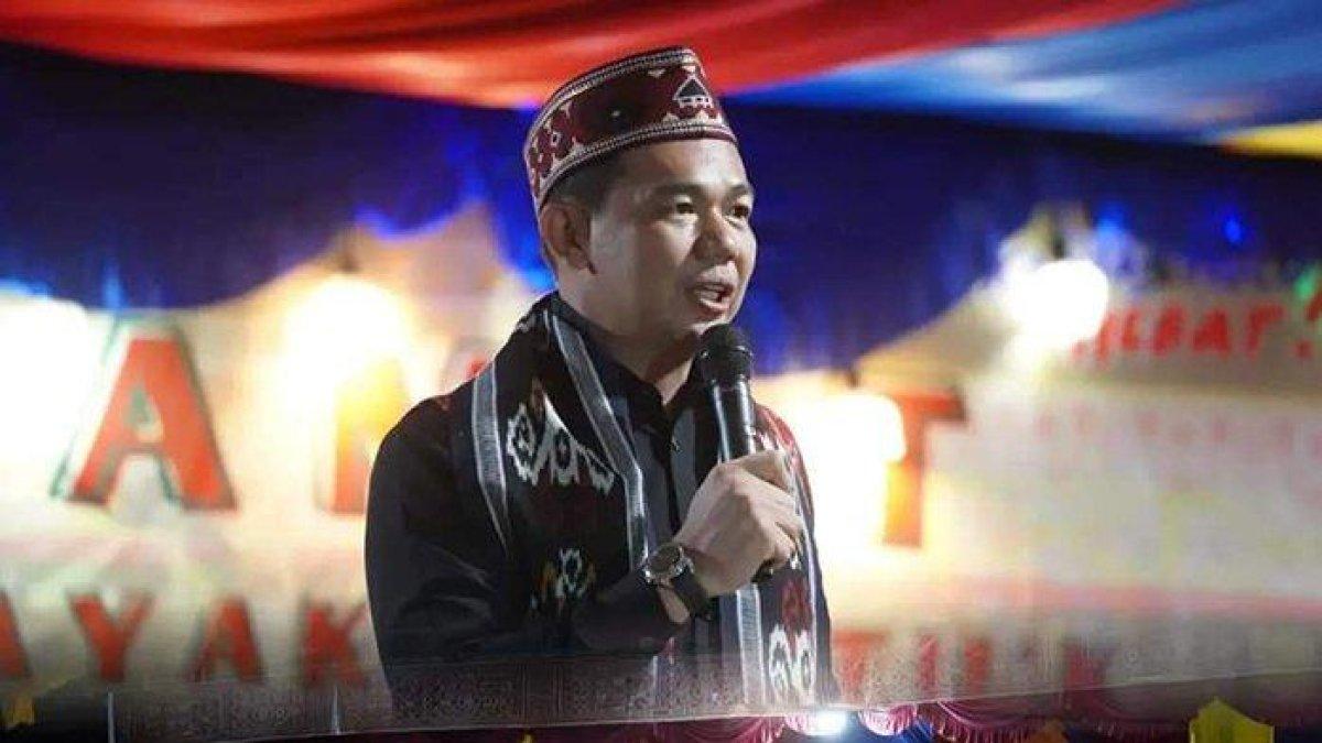 Bupati Kapuas Hulu, Fransiskus Diaan saat menghadiri acara gawai Dayak Kantu' di Desa Sungai Uluk, Kecamatan Putussibau Selatan, Sabtu 13 Mei 2023.