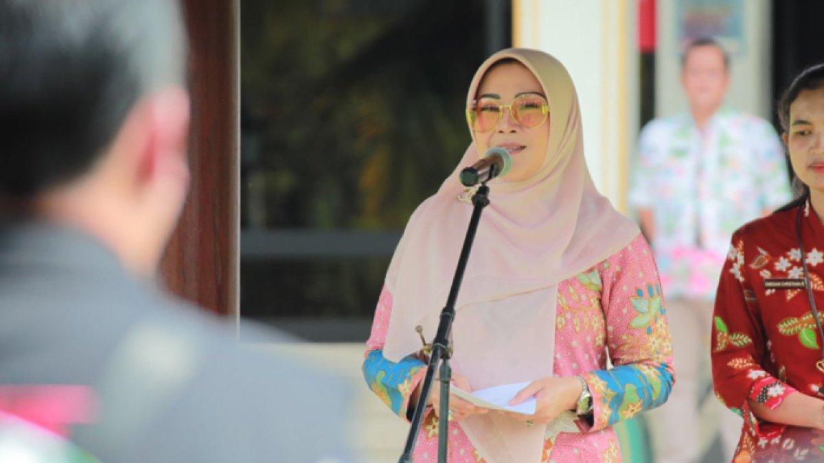 Bupati Klaten Sri Mulyani pimpin Apel Ambulance Pos Kesehatan