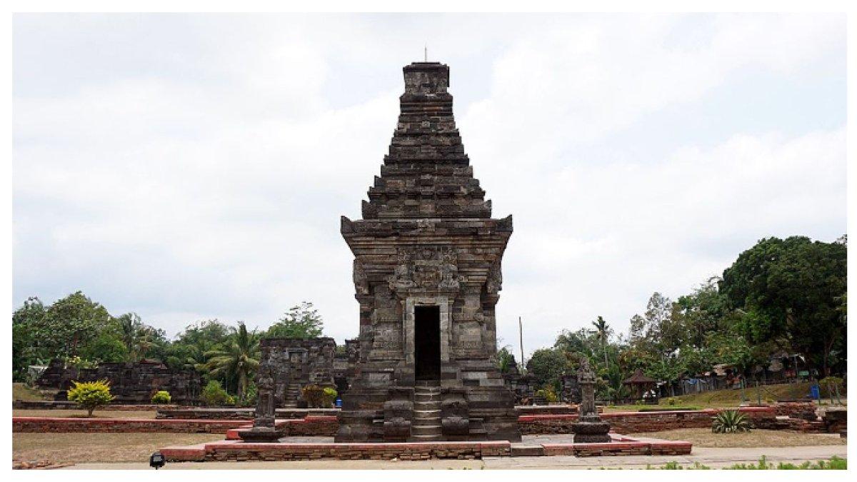 CANDI PENATARAN -MCuma 13 km dari Blitar, Jelajahi peninggalan kerajaan hingga era Majapahit dengan spot yang Instagramable, cocok buat wisata sejarah seru