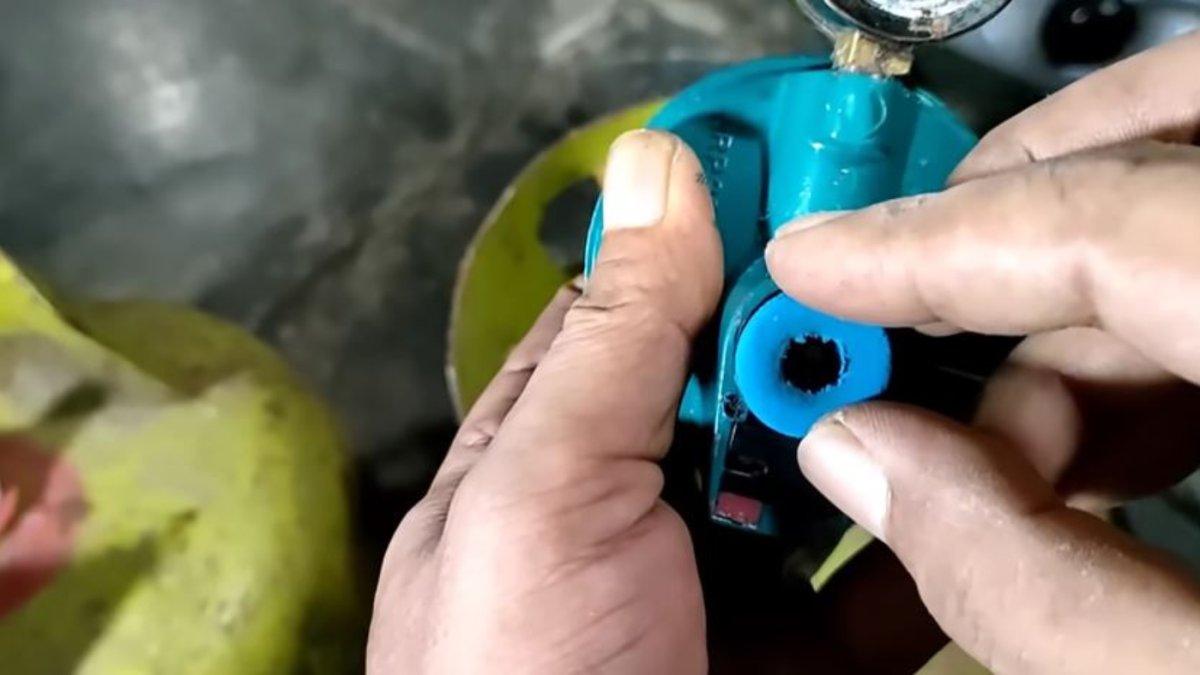 Cara mengatasi gas elpiji 3kg bocor, tanpa ribet sekali jadi tak akan ada lagi suara mendesis dan bau gas.