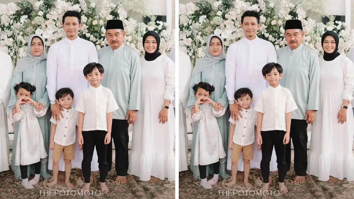Chand Kelvin bersama keluarga saat acara pengajian jelang pernikahan.