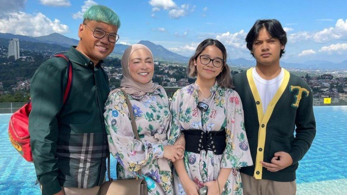 Cinta dan Nino Kuya nyambi kerja di Amerika.