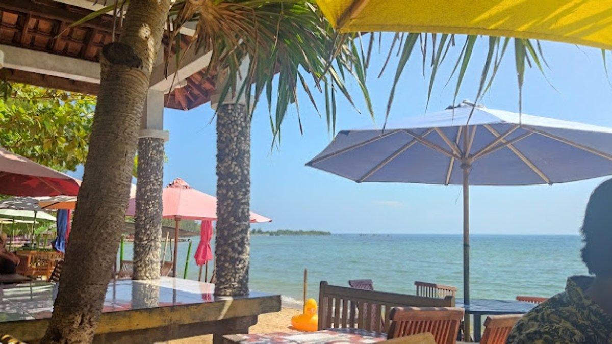 Rekomendasi wisata cuma 1,5 Jam dari Demak, ada pantai lengkap dengan wahana permainan, cocok untuk libur Lebaran 2025 bersama keluarga.