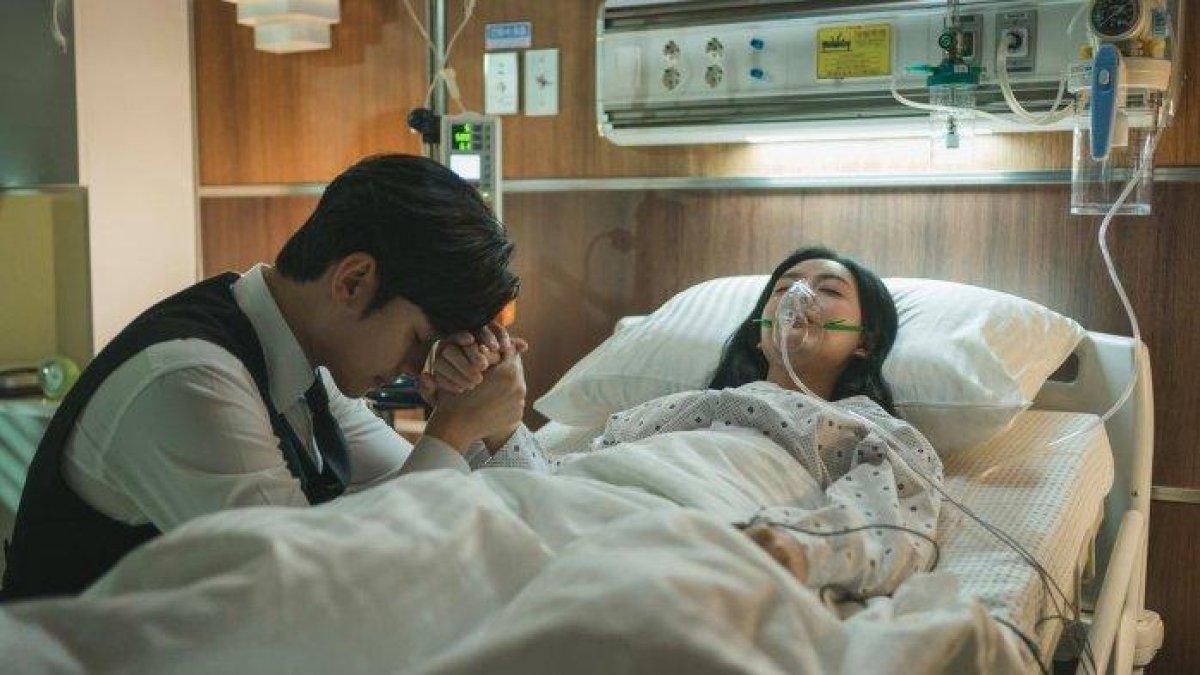 Cuplikan drama Korea Queen of Tears. Jadwal tayang drama Korea Queen of Tears epsiode 15 dan 16, akhir kisah cinta Hyun Woo dan Hae In.