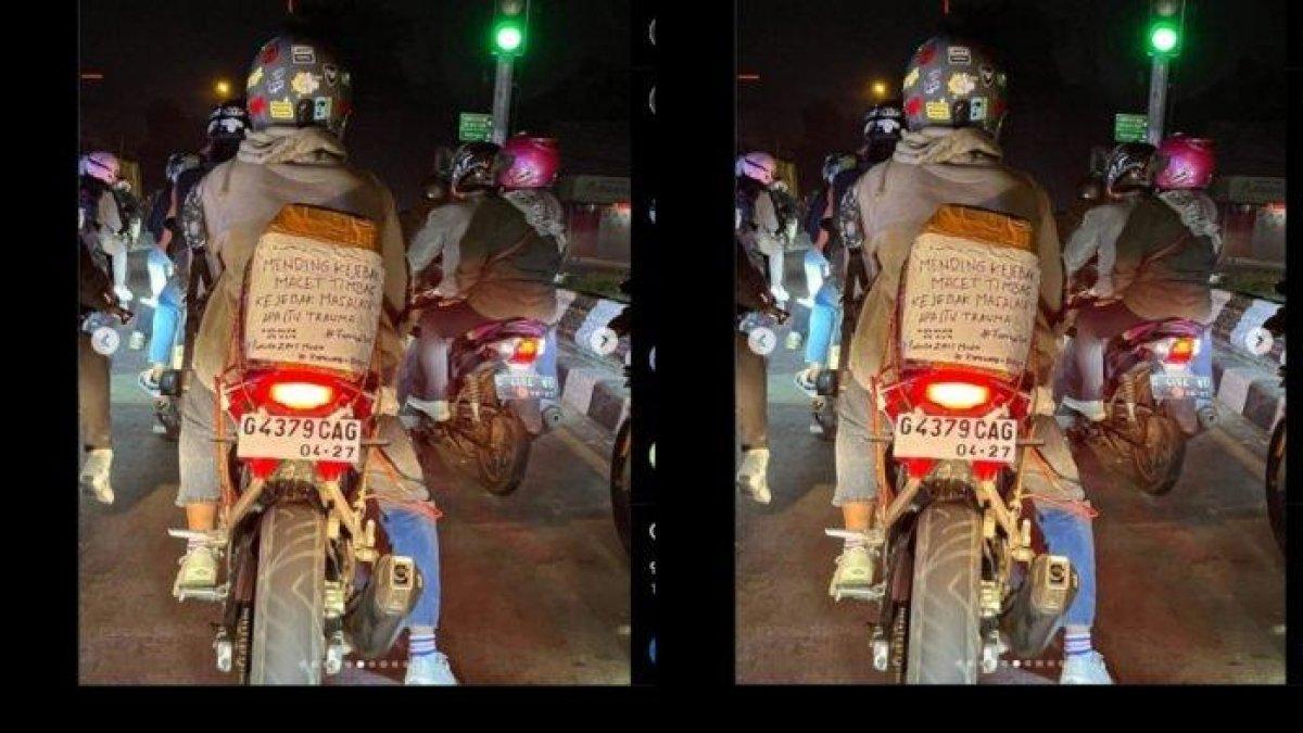 Curhat pemudik motor: Mending kejebak macet, ketimbang kejebak masa lalu' Kayaknya si Mas masih belum move on nih