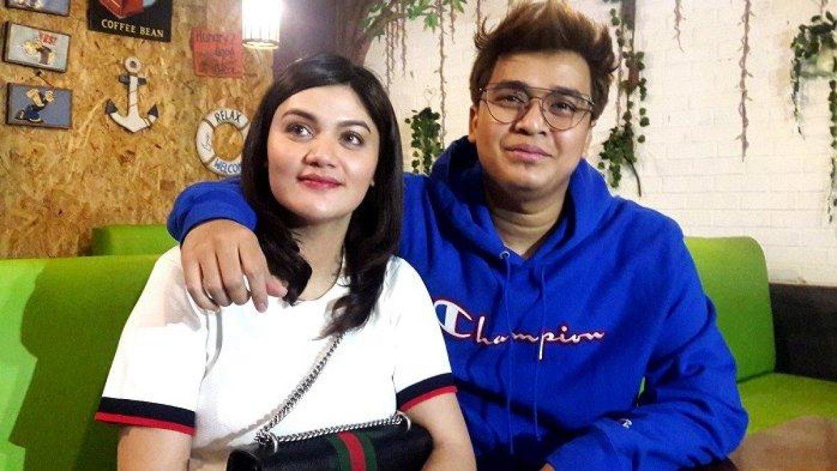 DAFTAR MANTAN BILLY SYAHPUTRA,- Hilda Fitria, salah satu artis yang pernah menjadi kekasih Billy Syahputra.