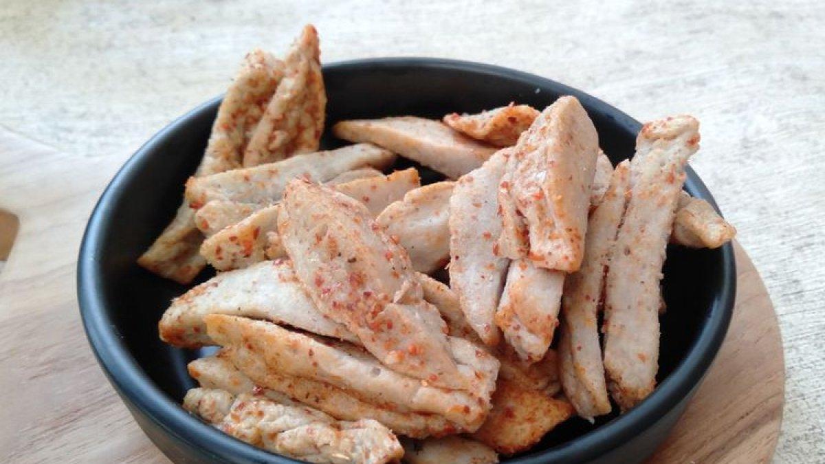 BELANJA OLEH-OLEH LEBARAN 2025: camilan renyah dengan rasa pedas dan asin yang selalu jadi favorit,