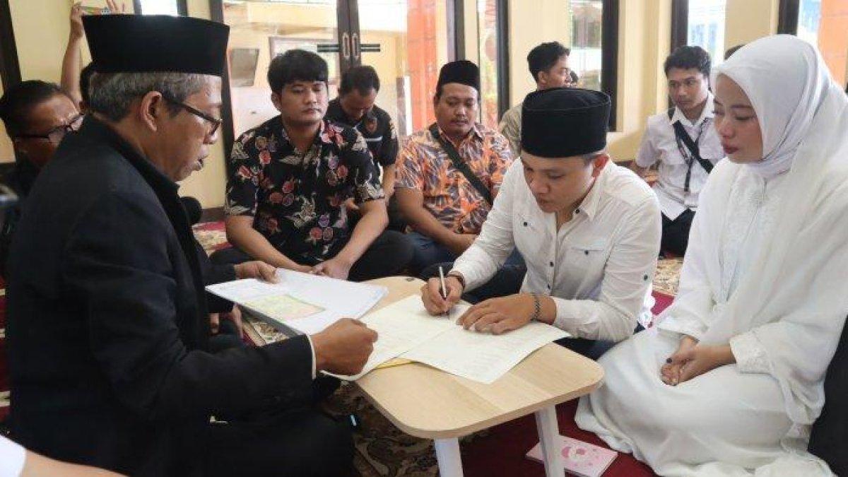 DN dan YL rujuk di Masjid Mapolres Probolinggo