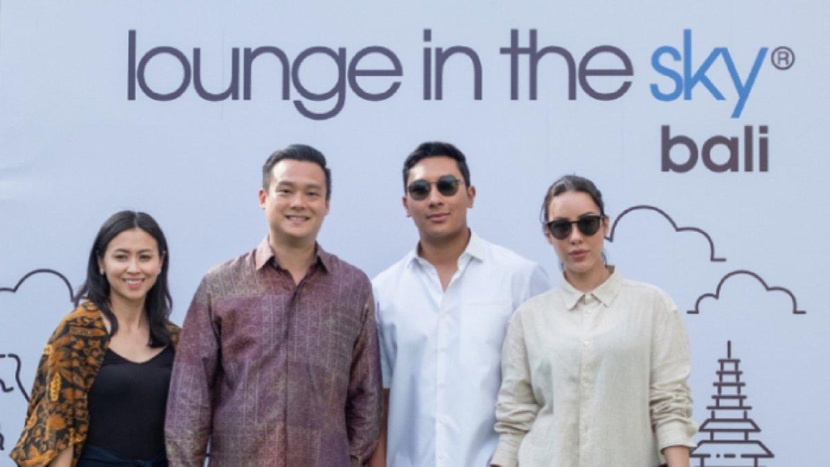 Darma Mangkuluhur buka cabang Lounge In The Sky di Bali, dihadiri Titiek Soeharto dan Patricia Schuldtz.