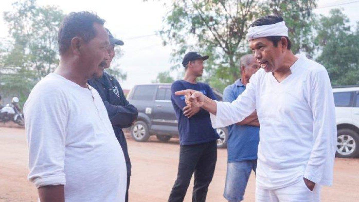 Perbaiki Jembatan Cihambulu Pakai Dana Pribadi, Dedi Mulyadi Murka Pekerja Dipalak-Dibacok Preman