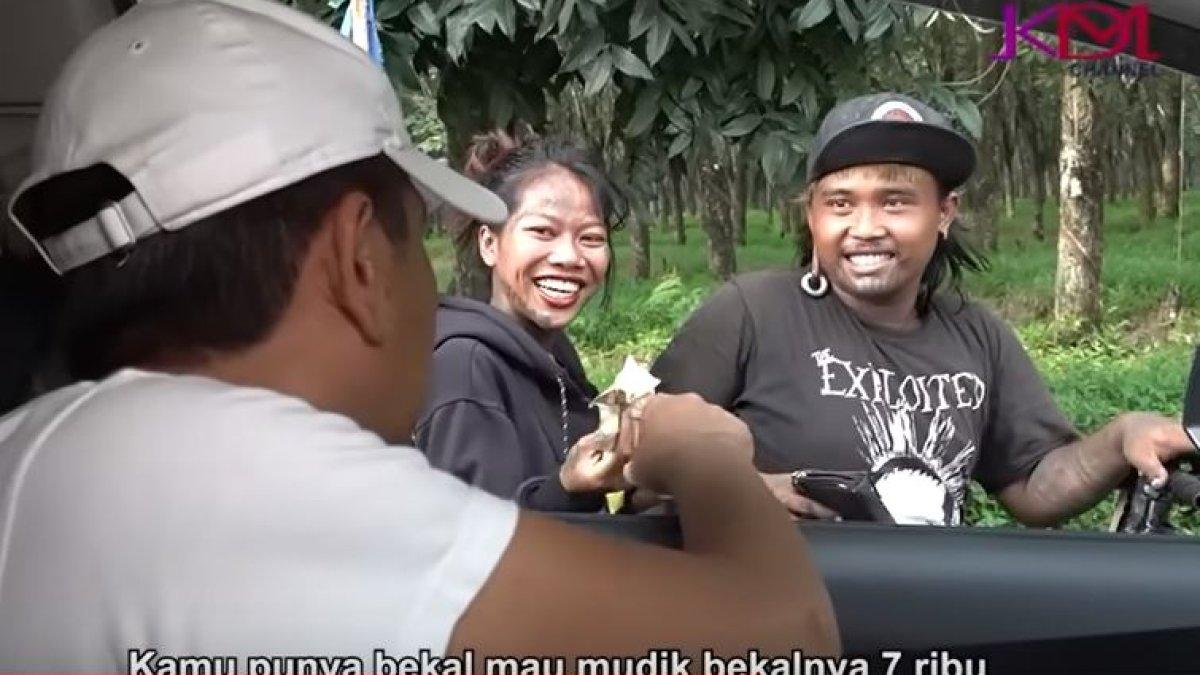 Dedi Mulyadi miris, pasangan punk ini mudik hanya modal Rp 7 ribu