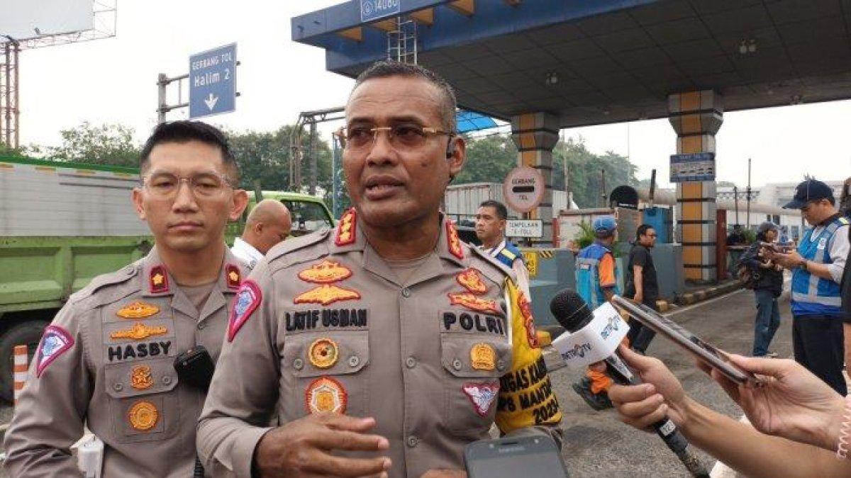 Dirlantas Polda Metro Jaya Kombes Latif Usman saat memberi keterangan di Jakarta Timur, Rabu (27/3/2024).