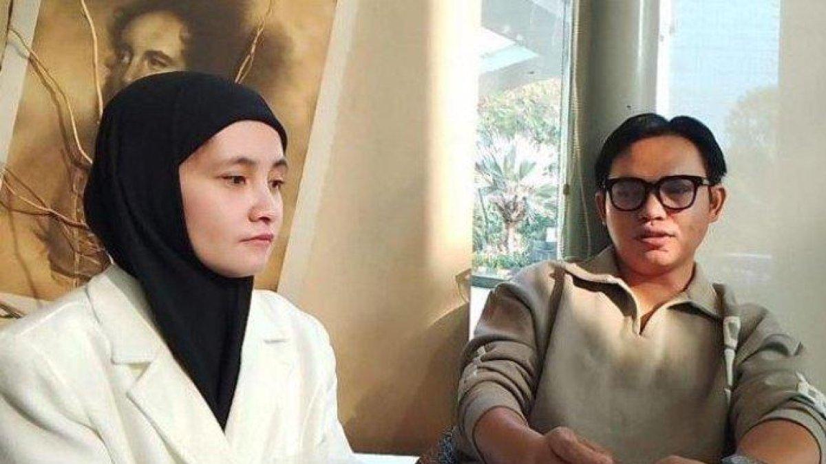 Dodhy Kangen Band dan istri.