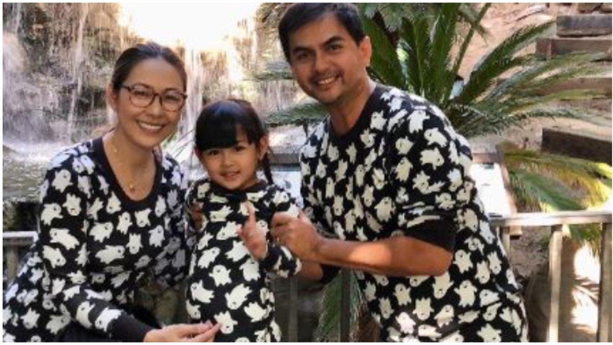 Duc Tien semasa hidup bersama istri dan putri tercinta