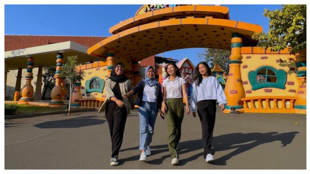 DUNIA KARTUN DUFAN - Nikmati atraksi seru Upin & Ipin di Dunia Fantasi (Dufan), Taman Impian Jaya Ancol, Jakarta Utara, Liburan seru bersama keluarga dengan pengalaman tak terlupakan.