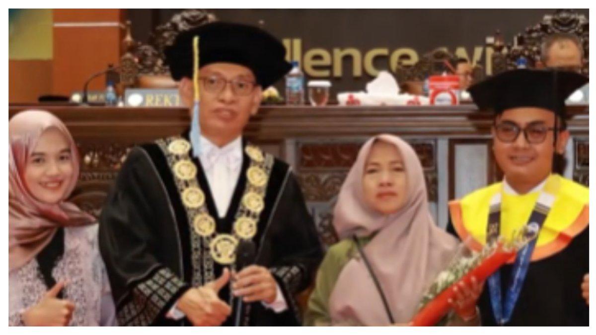 Sosok mahasiswa pascasarjana yang viral