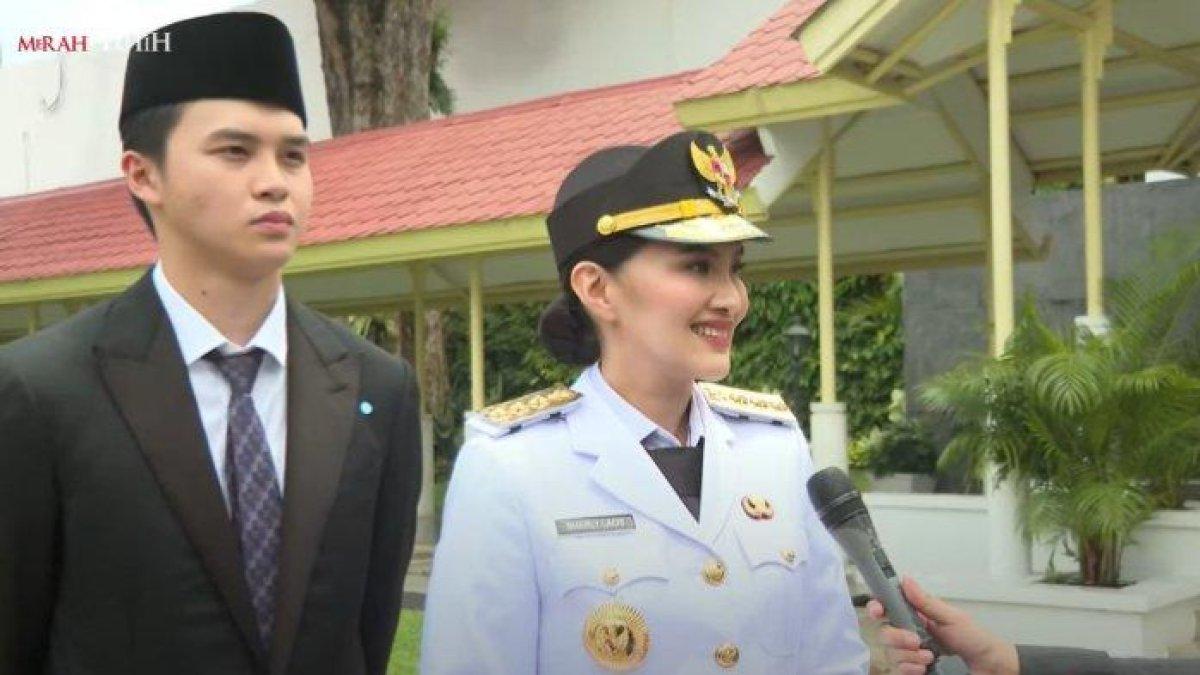 EDBERT LAOS DI PELANTIKAN SHERLY,- Edbert Laos dampingi Sherly Tjoanda saat dilantik menjadi Gubernur Maluku Utara, dapat pesan khusus dari Presiden Prabowo Subianto.