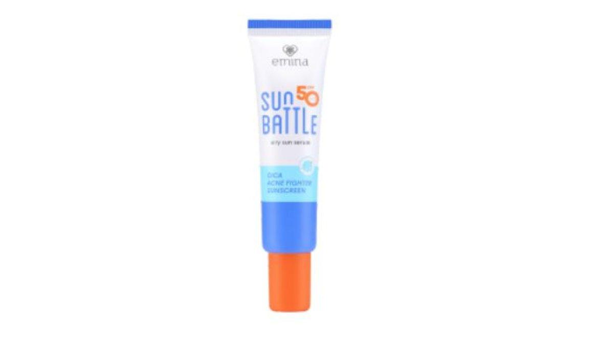 SUNSCREEN SALICYLIC ACID - Foto produk Emina Sun Battle Cica Acne Fighter Sunscreen SPF50 PA++++ diambil dari website eminacosmetics.com, Rabu (29/1/2025). Sunscreen ini mengandung Salicylic Acid yang ampuh menghilangkan jerawat.