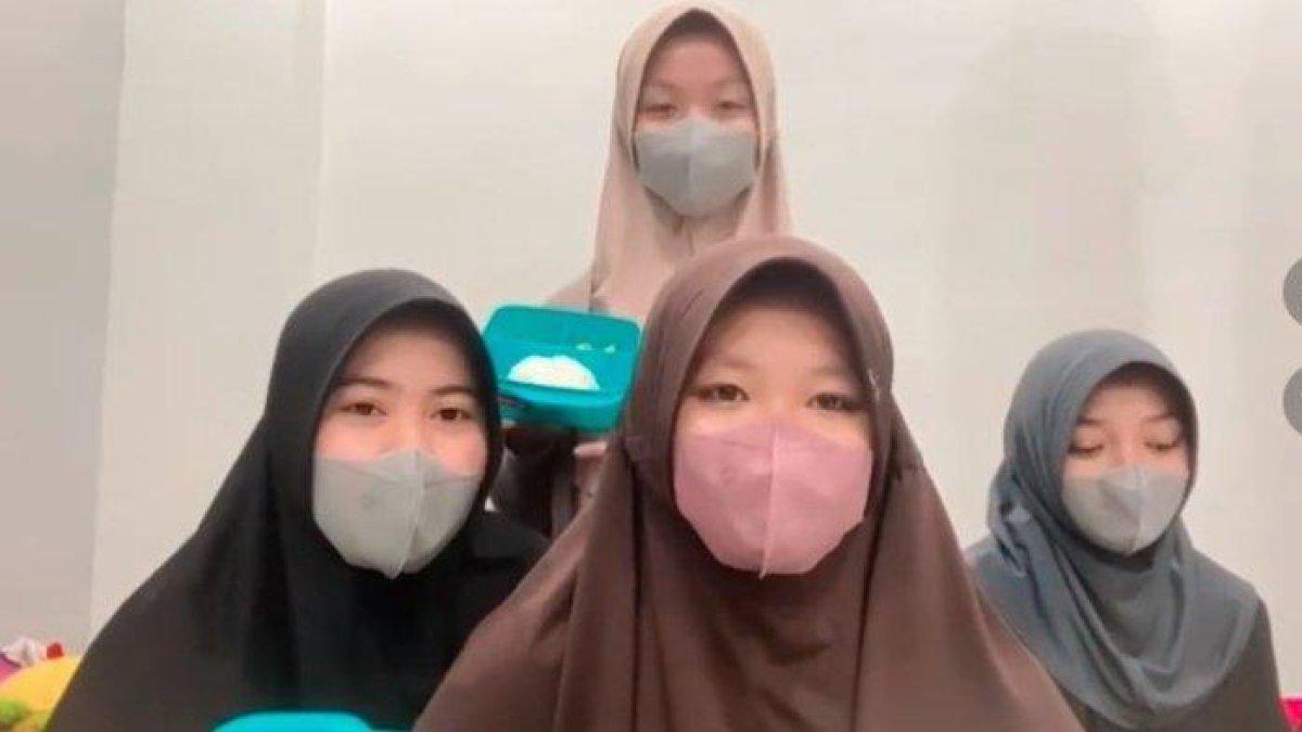 Empat orang santri melayangkan protes di media sosial TikToknya karena diberi makanan basi