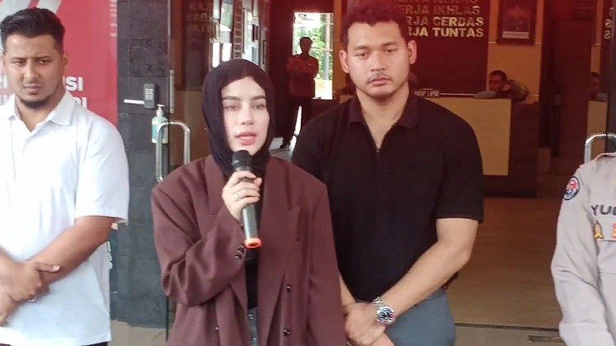 Emy Aghnia Punjabi yang anak perempuannya berinisial JAP menjadi korban penganiayaan