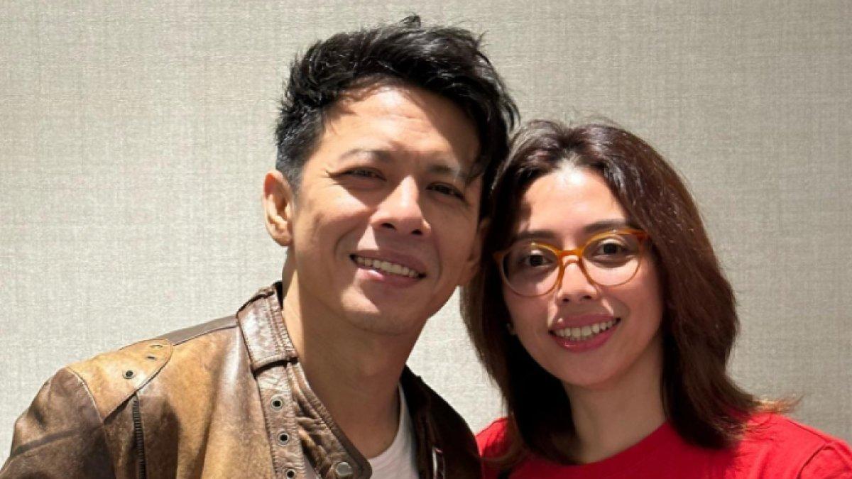 Eno Sigit cucu Soeharto, putri kedua Sigit Harjojudanto, berfoto dengan Ariel Noah.