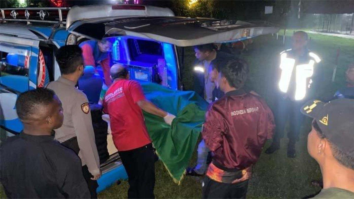 Evakuasi AF usai ditemukan Tewas di Kawasan Puncak Bogor, Selasa (16/4/2024).