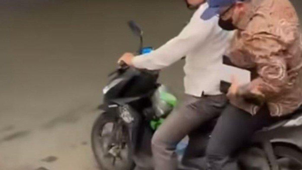FAHRI HAMZAH NAIK OJOL -- Viral sebuah video memperlihatkan Fahri Hamzah naik ojek online saat bertemu Airlangga Hartanto. Warganet berprasangka bahwa itu hanyalah pencitraan.
