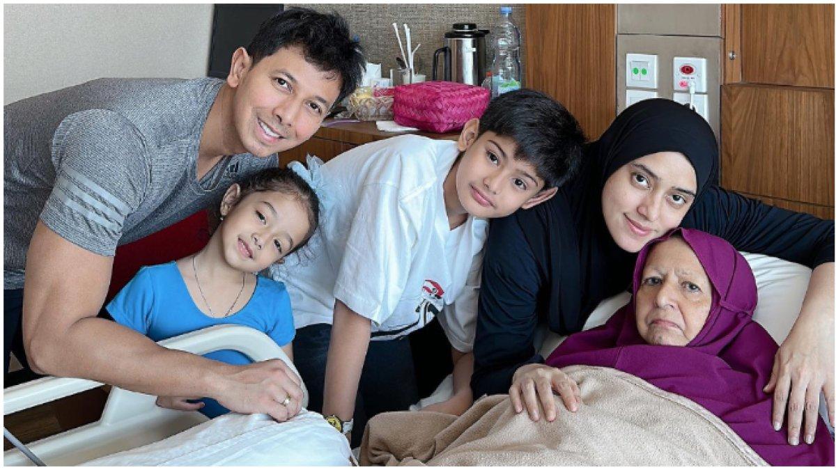 Mama Rafiq 'Gak Mungkin' Pilu Fairuz A Rafiq, Sakit sang Ibu Tak Bisa Disembuhkan ...