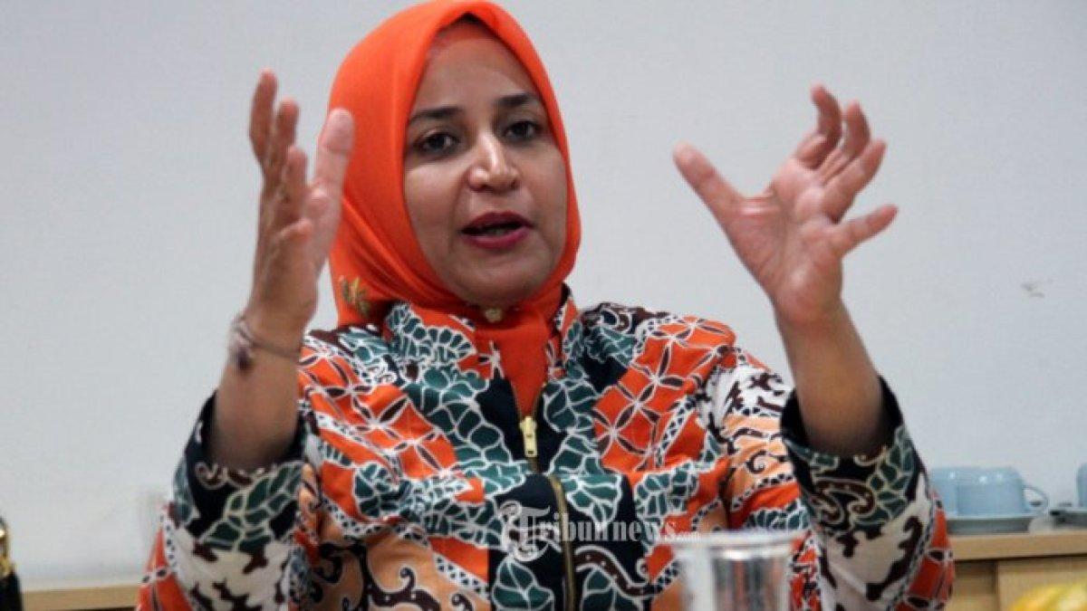 Farida mantan bupati Jember