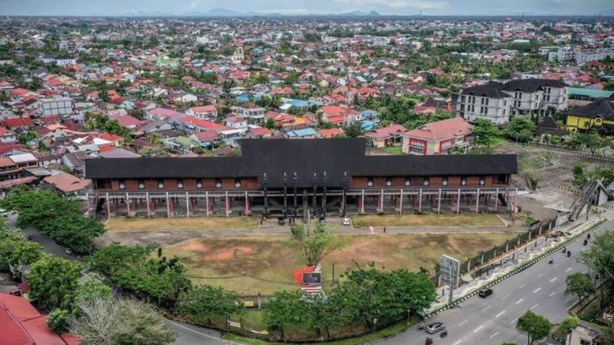 Inilah 5 daerah terpadat di Kalimantan Barat, yang cocok untuk aktifitas perekonomian, juaranya di kota terkaya mengalahkan Sambas dan Kubu Raya. (Pemandangan Kalimantan Barat.)