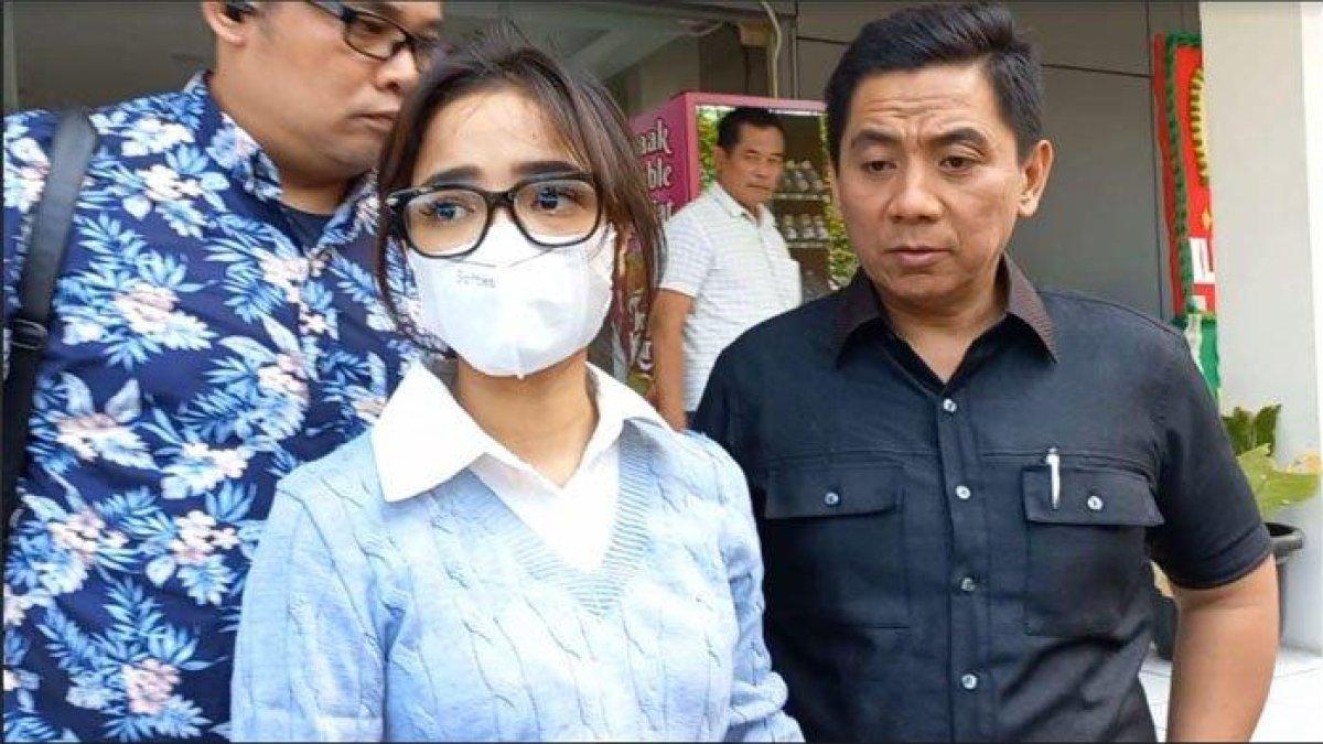 Fuji buka suara usai disebut artis jalur duka.