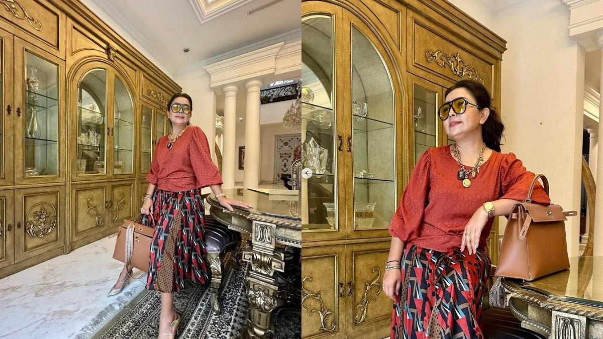 Furniture di rumah Mayangsari warnanya serba emas