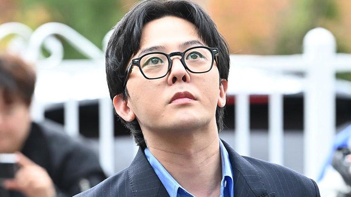 G-Dragon datang ke kantor polisi menjalani pemeriksaan dugaan penggunaan narkoba