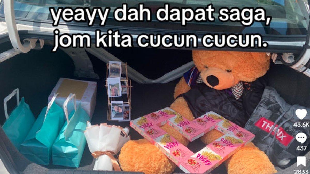 Gadis beruntung dapat 21 hadiah dari pacar