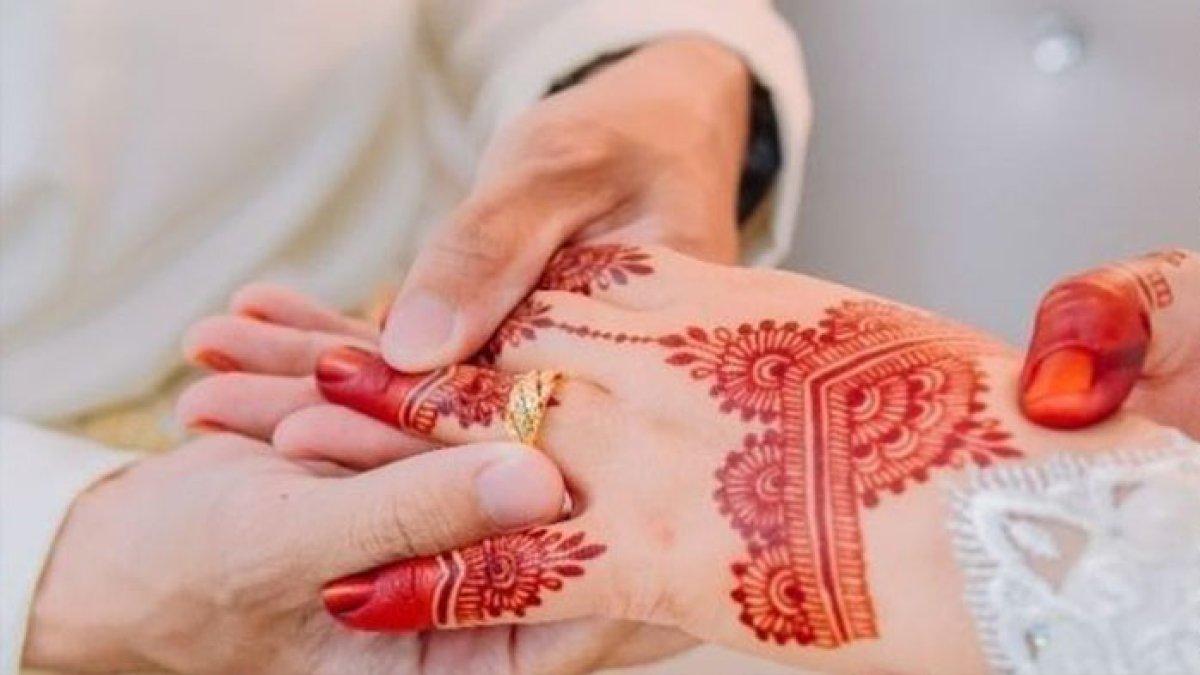 Gadis rela gadai emas demi lunasi utang tunangan
