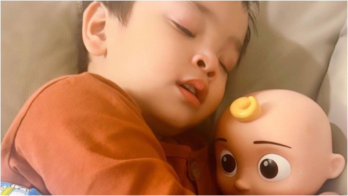 Gala Sky curhat iri dengan teman-temannya yang aiantar jemput oleh orang tuanya.