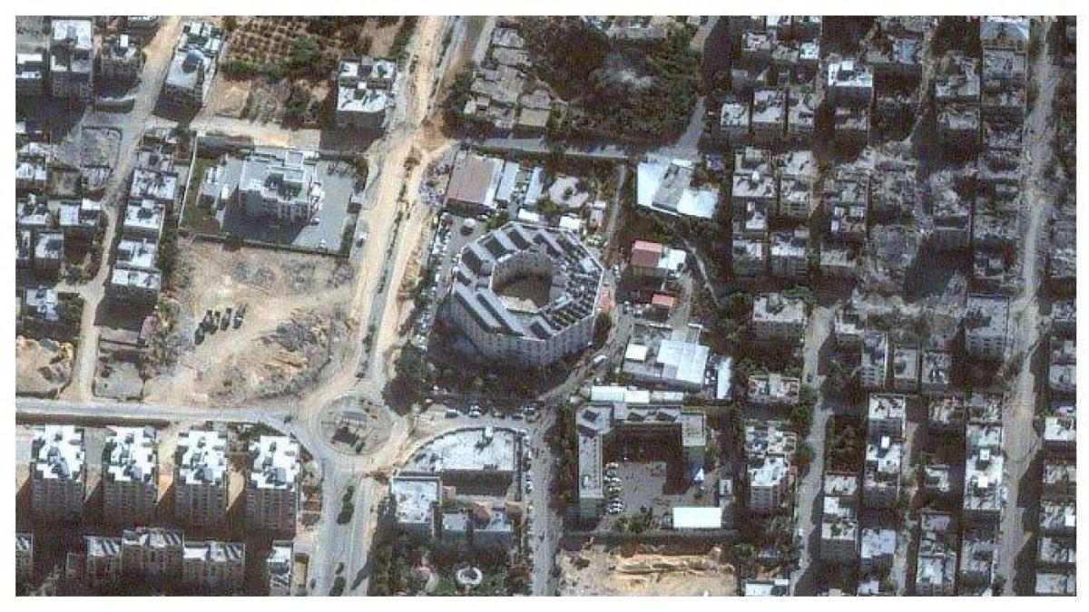 Gambar dari satelit yang dirilis oleh Maxar Technology tanggal 12 November 2023 memperlihatkan kondisi Rumah Sakit Indonesia (RSI) di Gaza. RSI berhenti beroperasi per Kamis, (16/11/2023).