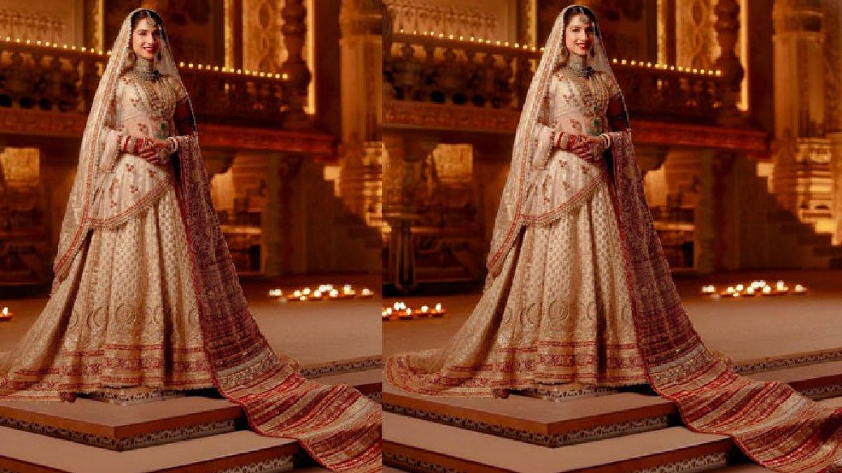 Gaun Pernikahan Radhika Merchant Kala Nikahi Anant Ambani
