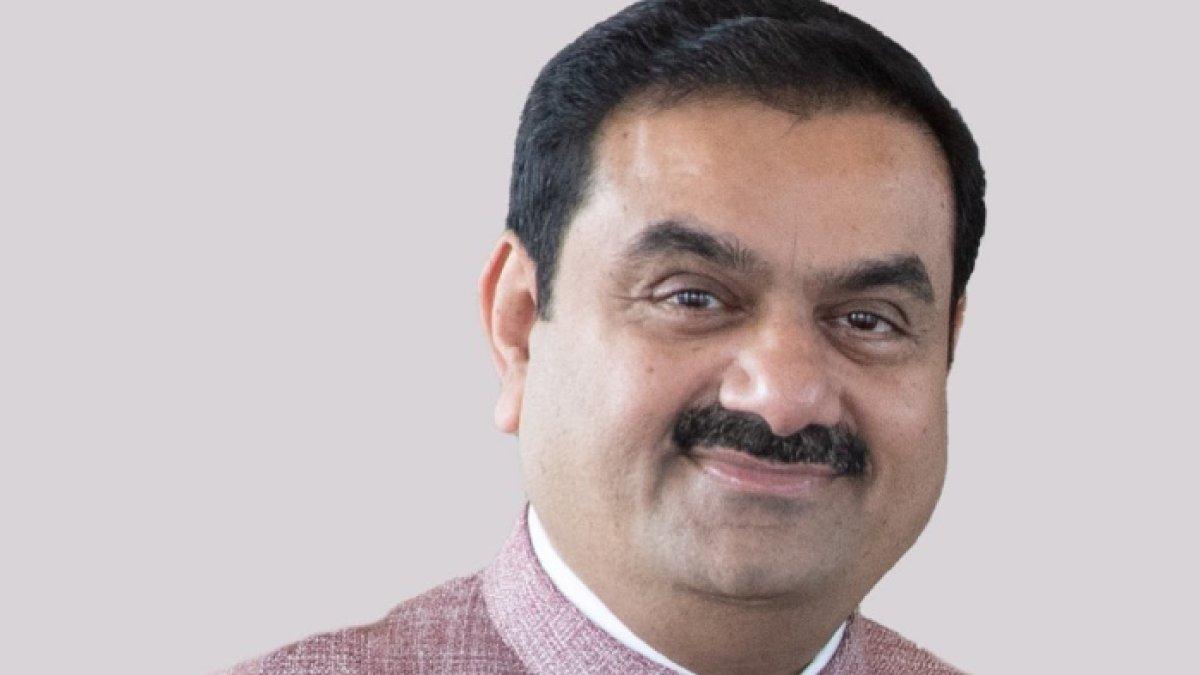 Gautam Adani, orang terkaya di Asia geser Mukesh Ambani