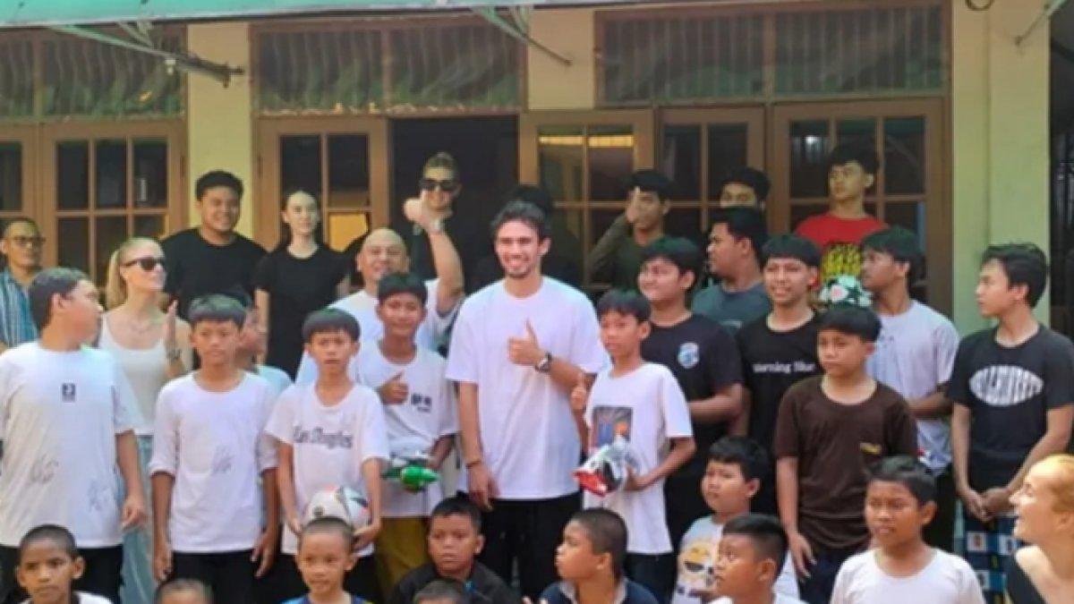 Gaya pacaran Nathan Tjoe-A-On dengan Fefe Slinkert