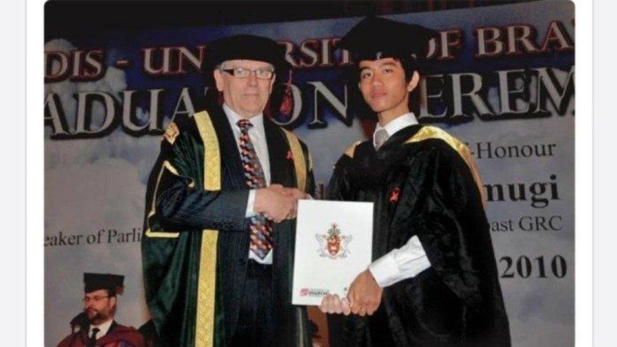 Gibran Rakabuming ketika wisuda program Insearch di University of Technology Sydney (UTS), Sydney, Australia.