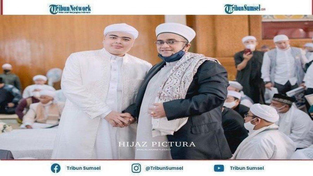 Habib Hasan Jafar Assegaf yang dekat dengan Ameer Azzikra ikut berdoa agar Tuhan Allah memberikan kesembuhan, Minggu(28/11/2021).
