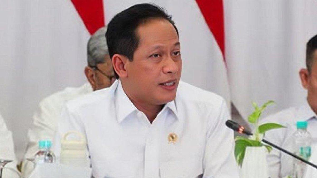 Hanif Faisol Nurofiq, Menteri Lingkungan Hidup