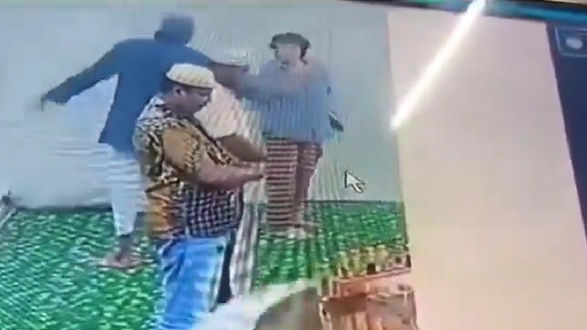 Heboh di media sosial seorang wanita tiba-tiba masuk ke dalam masjid dan melabrak muazin karena terganggu azan
