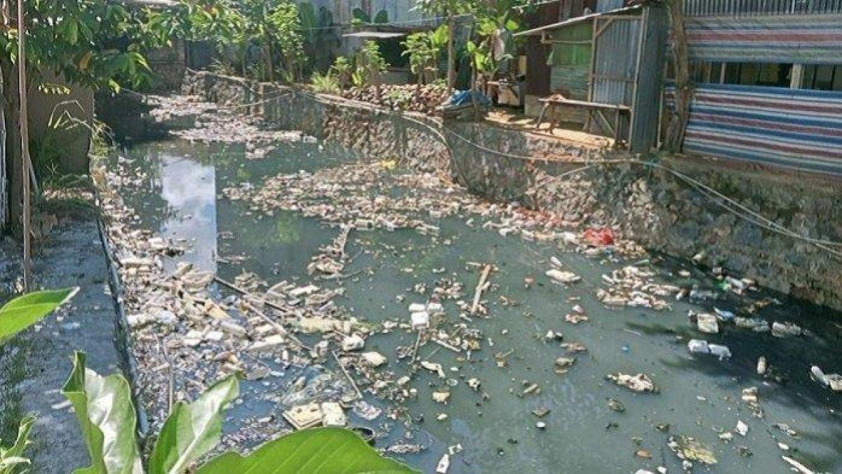 ILUSTRASI Potret kondisi sungai di kawasan Jalan Edi Sabara, Kendari, Sulawesi Tenggara