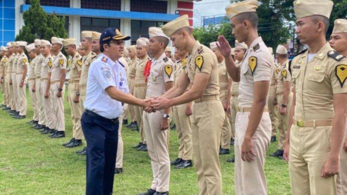 ILUSTRASI SEKOLAH KEDINASAN