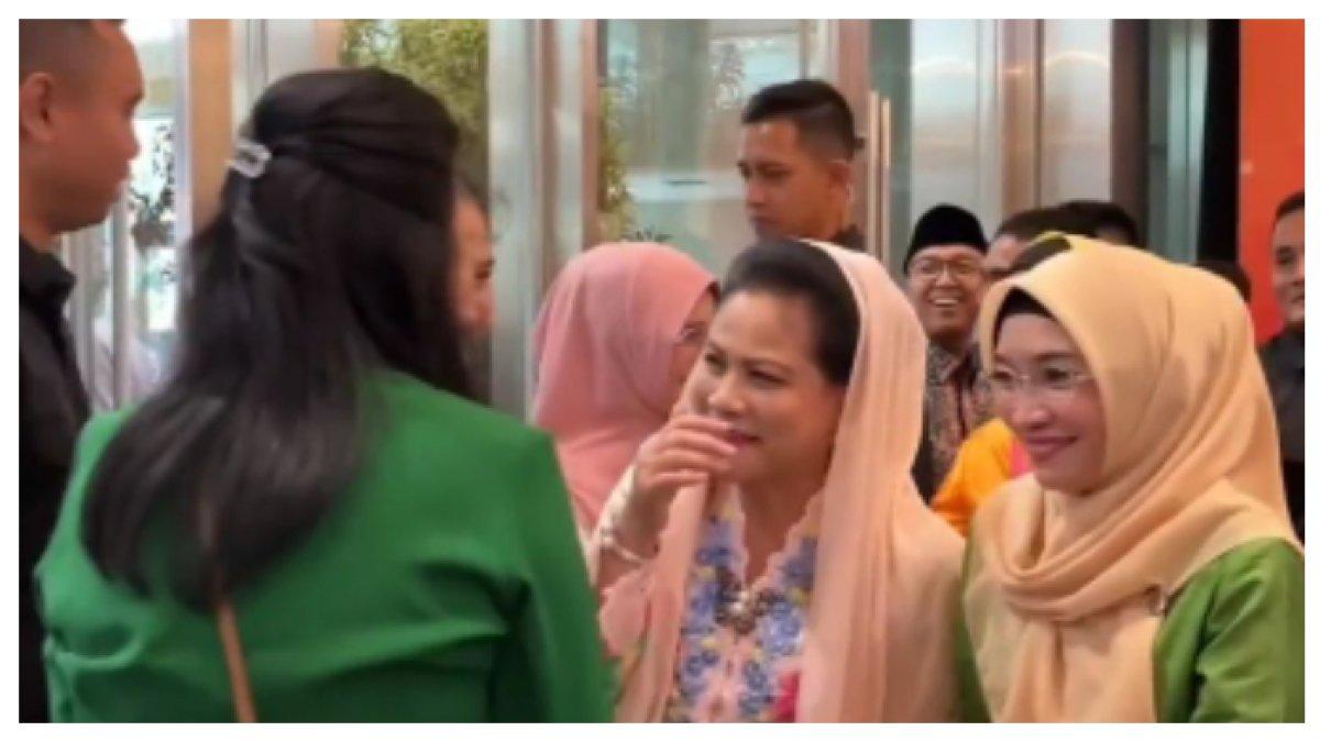 Momen Ibu Iriana Joko Widodo ngerjain Paspampres.